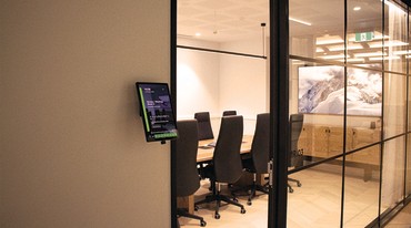 How Eclat Uses Bosstab Tablet Stands | Bosstab